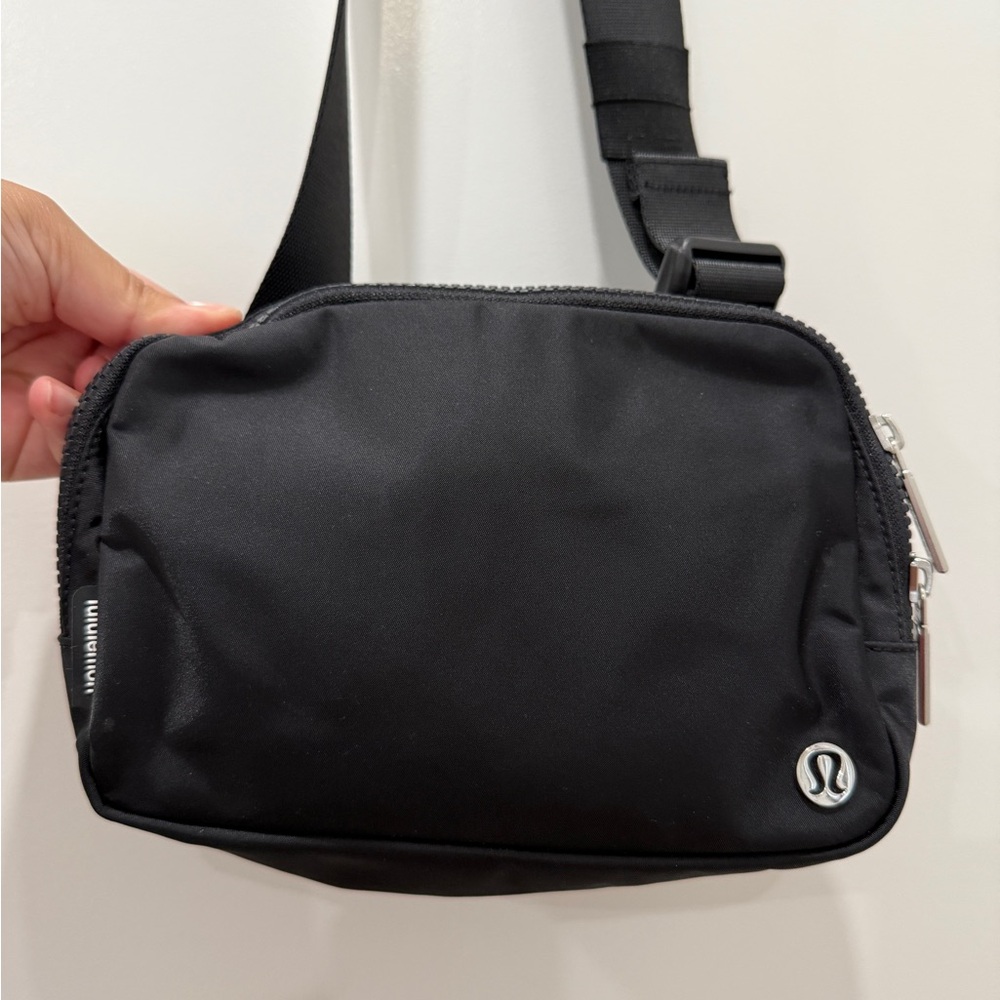 Lululemon Everywhere Belt Bag 2L